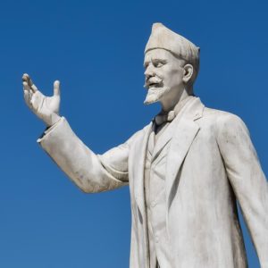 Το άγαλμα του Ελευθέριου Βενιζέλου στην Ελληνική Βουλή