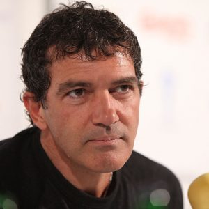 1024px-Antonio_Banderas_KVIFF