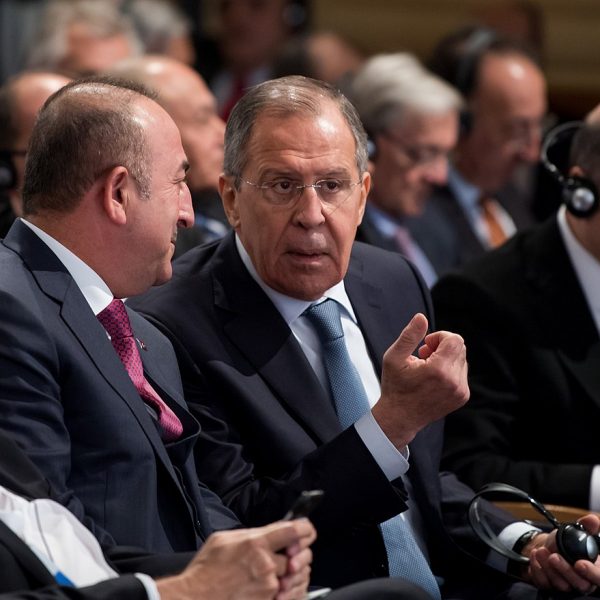 Η Τουρκία καλλιεργεί σενάρια συνωμοσίας εναντίον της,για να διασκεδάσει τις εντυπώσεις από την πρόσφατη διπλωματική της ήττα. Γιώργος Δημητρακόπουλος,alltimeclassic.net