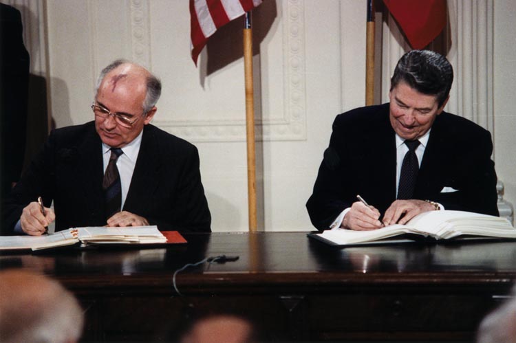 Reagan,Gorbachev,ΗΠΑ,Σοβιετική Ενωση