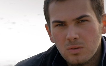 Ο γιός του ήρωα Χριστόδουλου Καραθανάση χάνει την σύνταξη του πρόωρα πριν ολοκληρώσει τις σπουδές του,AllTimeClassic