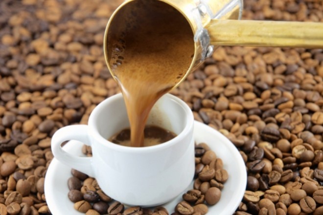 Η γοητεία του ελληνικού καφέ που δύσκολα ξεπερνιέται, η ιστορία του αλλά και τα οφέλη του για την υγεία,AllTimeClassic