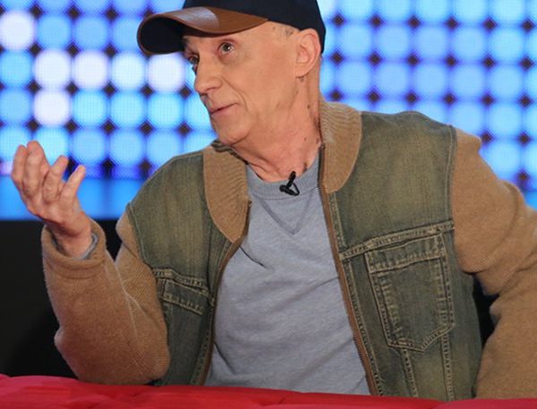 Ο Νίκος Μαστοράκης επέκρινε το γνωστό ριάλιτι επιβίωσης χαρακτηρίζοντάς το ως" Δούρειο Ίππο που εξοικειώνει το μεσοαστικό νοικοκυριό στην ιδέα μιας πιο στενής συνύπαρξης με το γειτονικό βάρβαρο πολεμοχαρές έθνος",AllTimeClassic