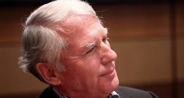 Δημήτρης Νανόπουλος,ο άνθρωπος όπως τον ξέρουμε τελειώνει,σε λίγο θα εμφανιστεί ο νέος άνθρωπος.Παγκοσμίως έχουμε πολύ φθηνούς ηγέτες,αν δούμε τι πολιτικοί ηγέτες μας έχουν μείνει θα καταλάβουμε ότι δεν έχουν καμία σχέση με τις προσωπικότητες του παρελθόντος,AllTimeClassic