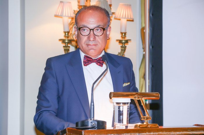 'Ενας γιατρός με χρυσή καρδιά, Αυξέντιος Καλανγκός, ο καρδιοχειρουργός που έχει σώσει 15.000 χιλιάδες παιδιά αφιλοκερδώς ,AllTimeClassic