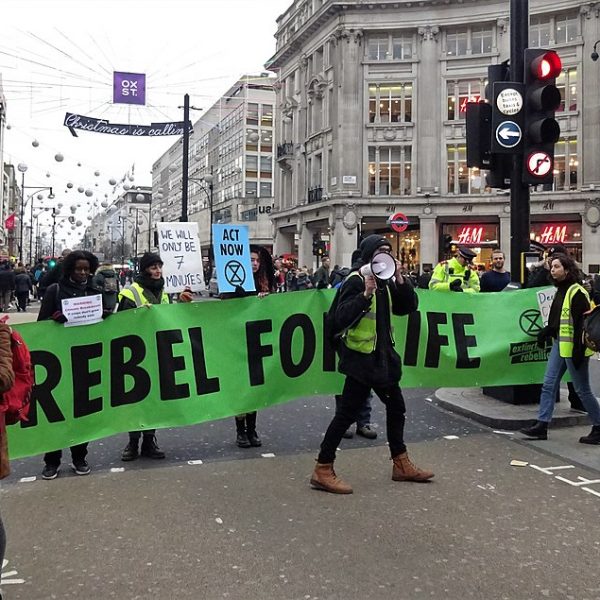 Τα νέα κοινωνικά κινήματα που έχουν εμφανιστεί,με τις θέσεις που διατυπώνουν κινούνται στην κατεύθυνση του συνολικού επαναπροσδιορισμού του συστήματος επηρεάζοντας τ'αποτελέσματα των εκλογών ,AllTimeClassic
