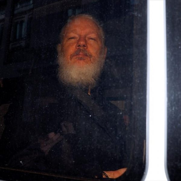 Για κατασκοπεία κατηγορεί ο Ισημερινός τον 'Ασανζ προσπαθώντας να δικαιολογήσει την απόφασή του να ανακαλέσει το πολιτικό άσυλο,AllTimeClassic