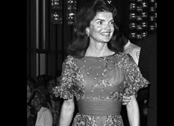 Τρεις γενεές το φόρεμα του Valentino από την Τζάκι στην κόρη της και τώρα στην εγγονή της,AllTimeClassic