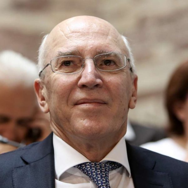 «Η Ελλάδα οδηγήθηκε "ως πρόβατο επί σφαγήν" και αποδέχτηκε ένα βίαιο πρόγραμμα δημοσιονομικής προσαρμογής αποκαλύπτει ο Π.Ρουμελιώτης,AllTimeClassic