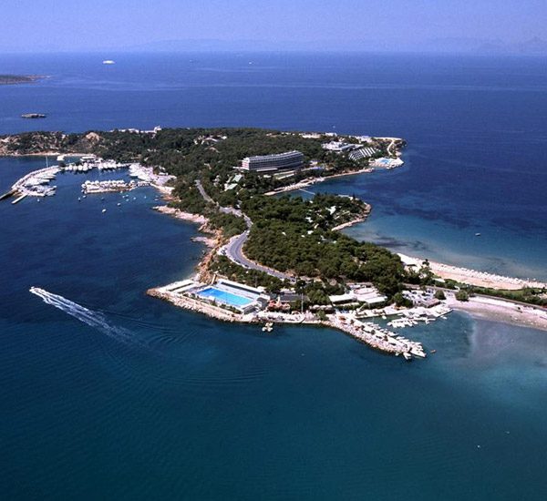 Ενώ το Blumberg αποθεώνει την Αθηναϊκή Ριβιέρα οι 'Ελληνες περιφρονούν τα τουριστικά επαγγέλματα,AllTimeClassic