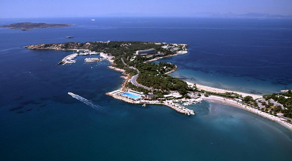 Ενώ το Blumberg αποθεώνει την Αθηναϊκή Ριβιέρα οι 'Ελληνες περιφρονούν τα τουριστικά επαγγέλματα,AllTimeClassic