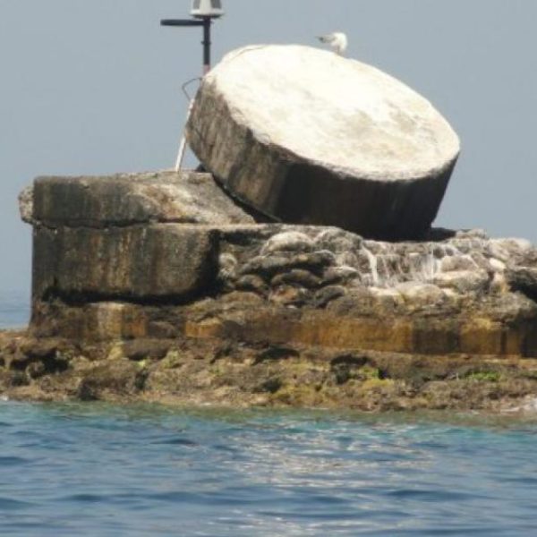 Βραχονησίδα Ζουράφα